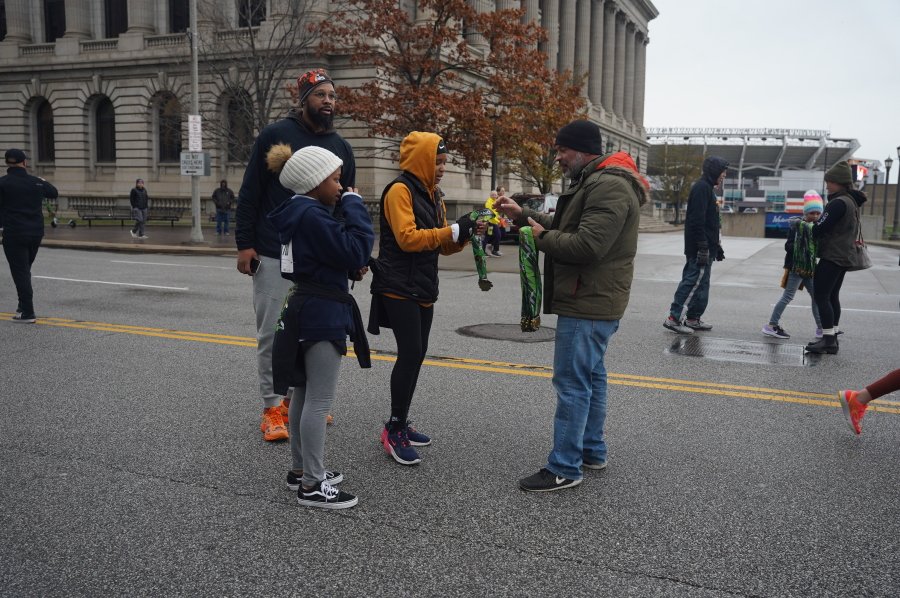 Cleveland Turkey Trot sponsored by Onyx Health Club Volunteers