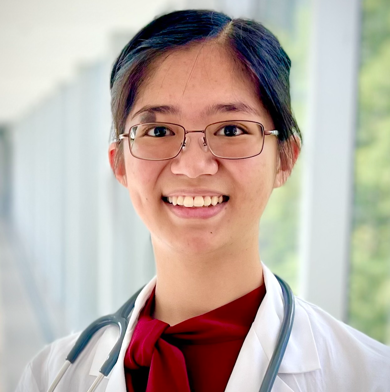 Kaitlyn Sy Headshot