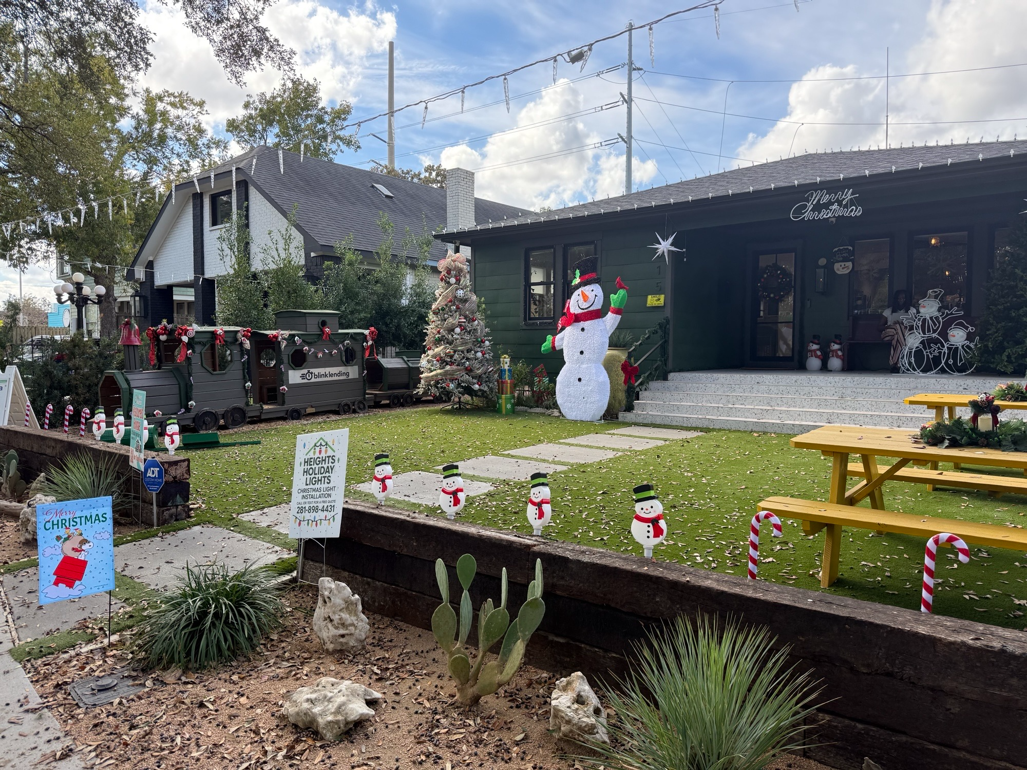 Exterior of 615 Heights Boulevard