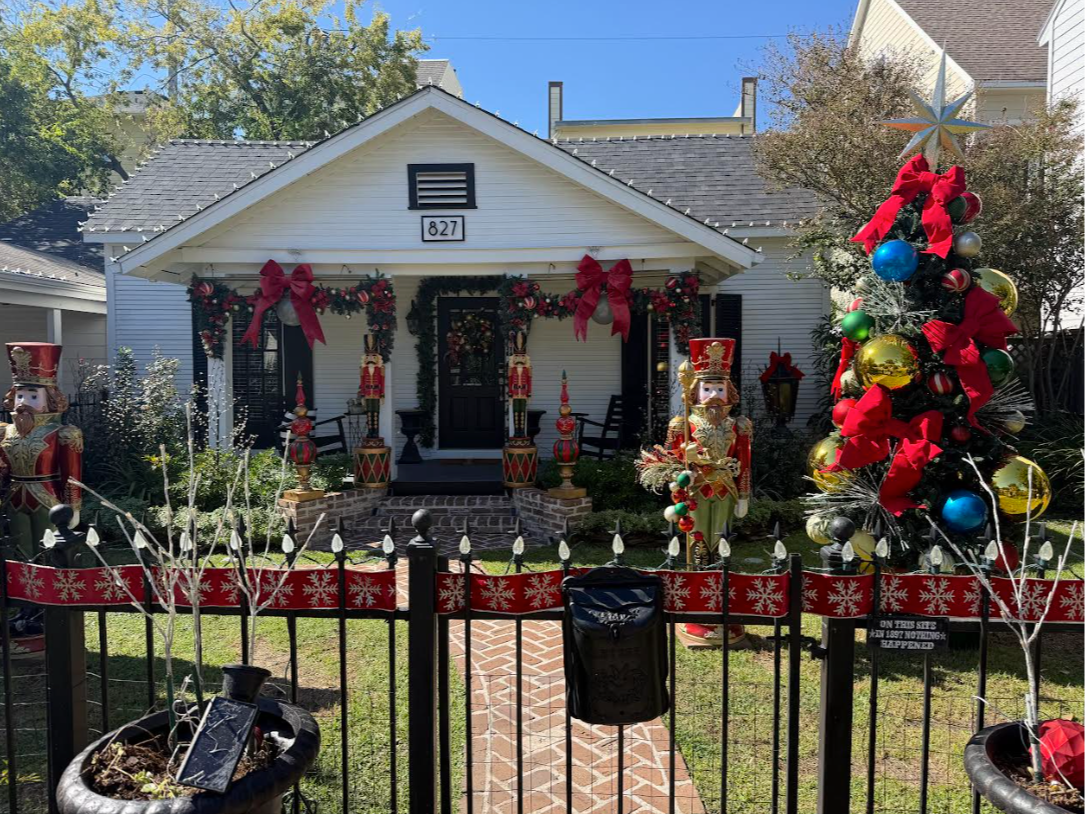 Exterior of 827 Nicholson Street