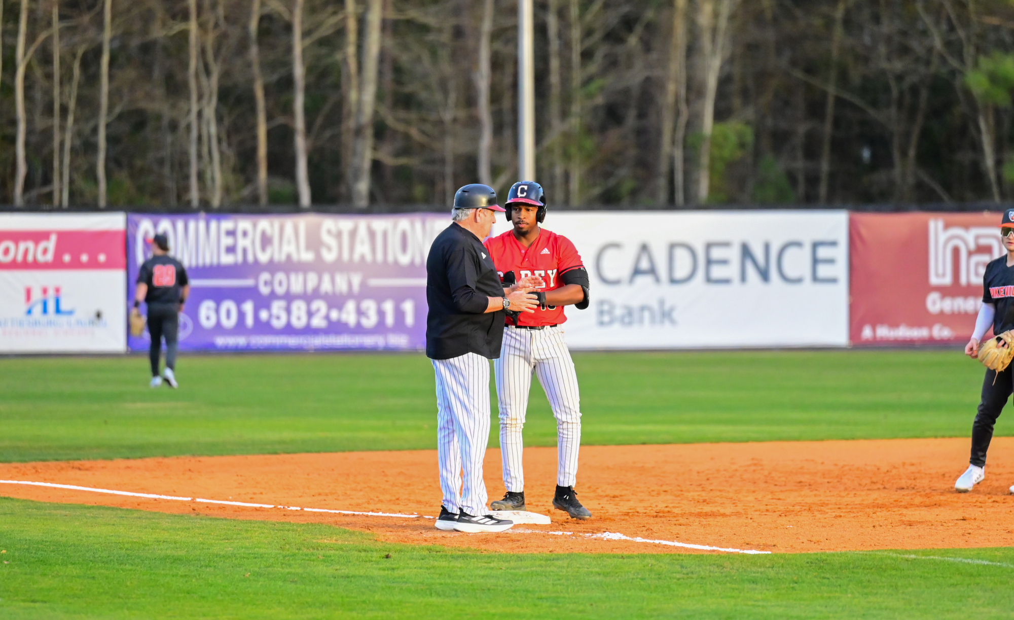 Eli Manning throwing football at Ole Miss
