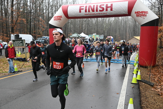 runners starting the race